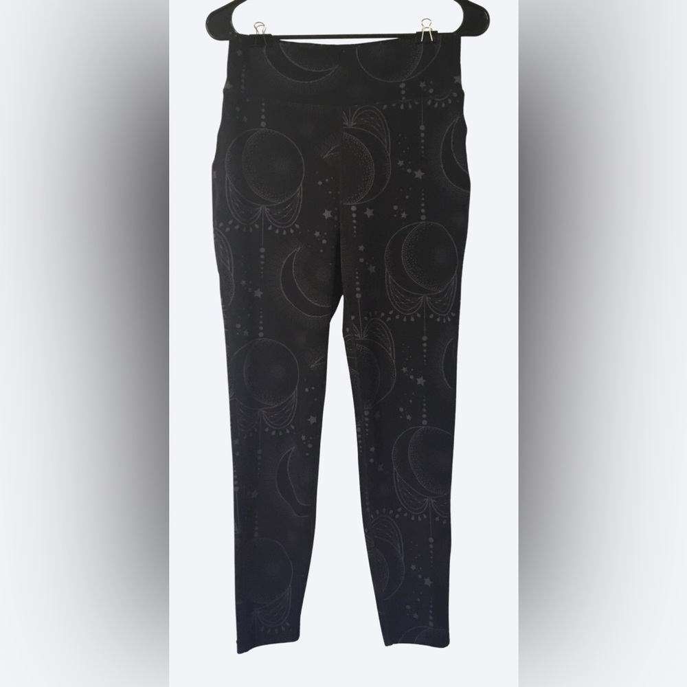 POP Fit Black Moon & Star High-Waist Leggings with pockets